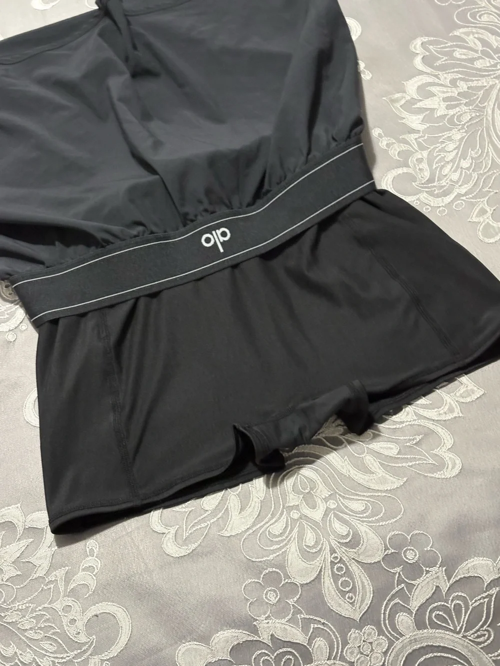 ALO Women's Black Athletic Skort L/G Pull-On Elastic Waist Short Athleisure Fit